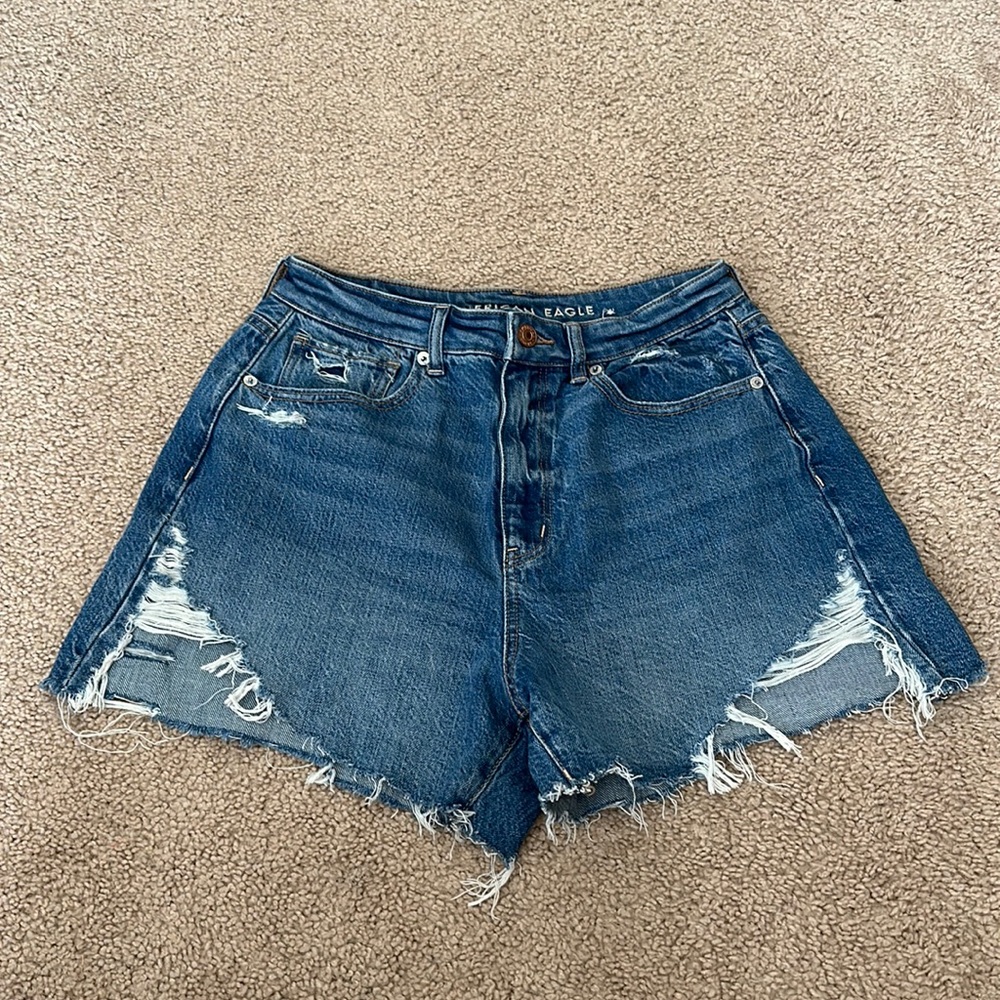 American Eagle Highest Rise Mom Short Medium Wash